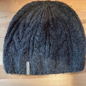 Turtlefur Women's Gray Knit Beanie